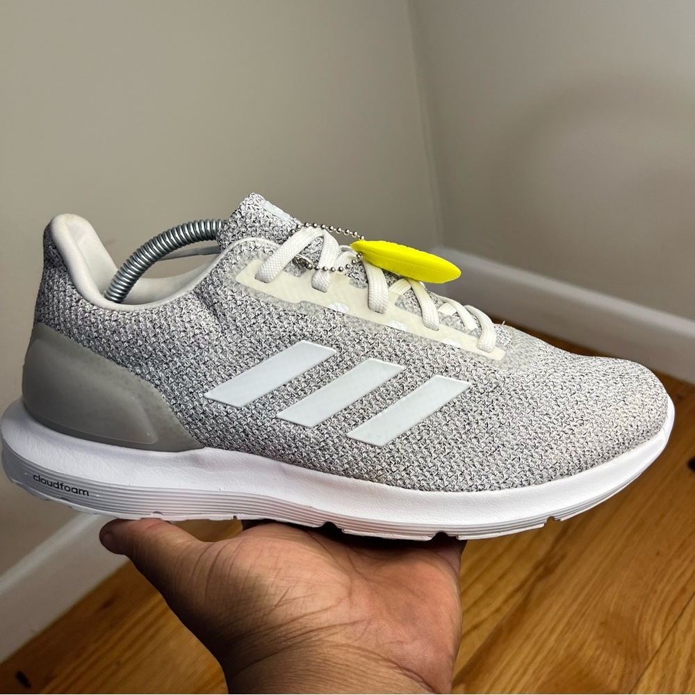Adidas “Cosmic 2” DB1755 Size 9.5M slight imperfection